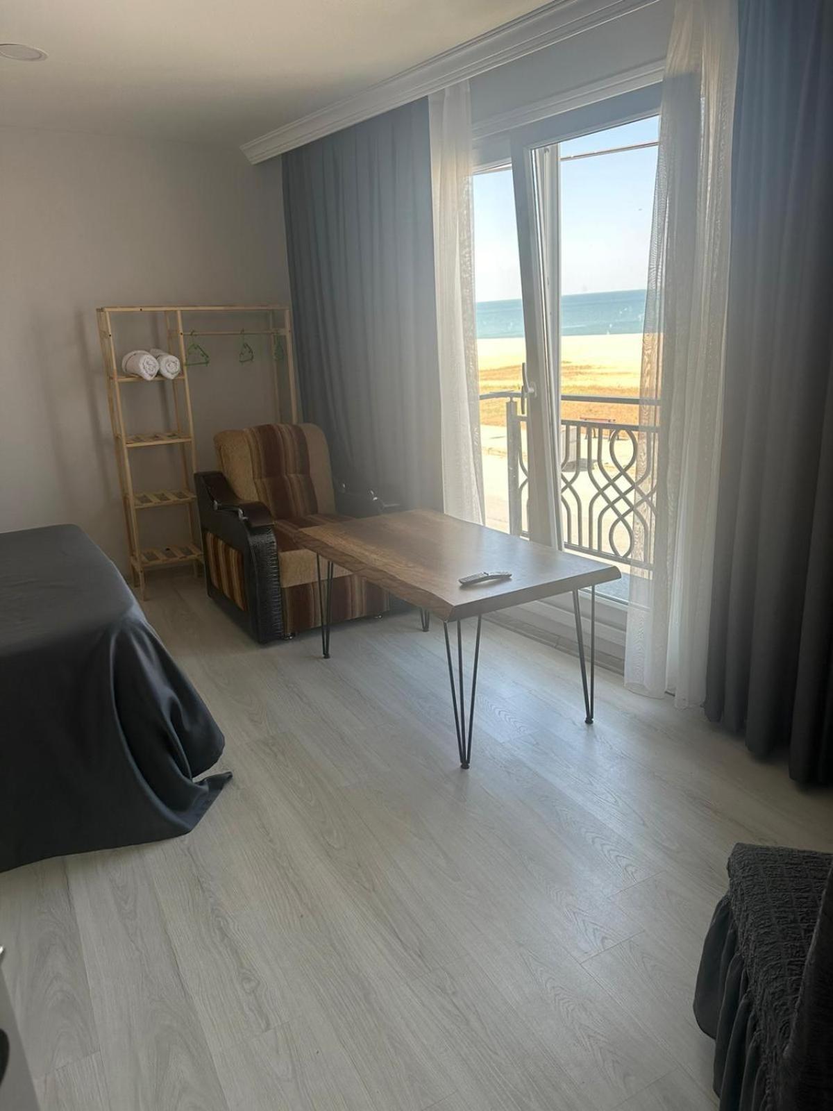 Holiday Beach Hotel Arnavutkoy Bagian luar foto
