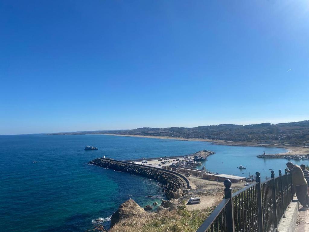 Holiday Beach Hotel Arnavutkoy Bagian luar foto